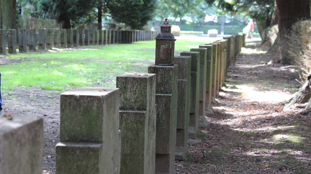 Fackelspaziergänge der Kölner Friedhofsgärtner