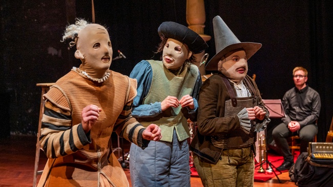 Compania Sincara bringt: „Frieden“