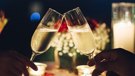 Candle-Light-Dinner