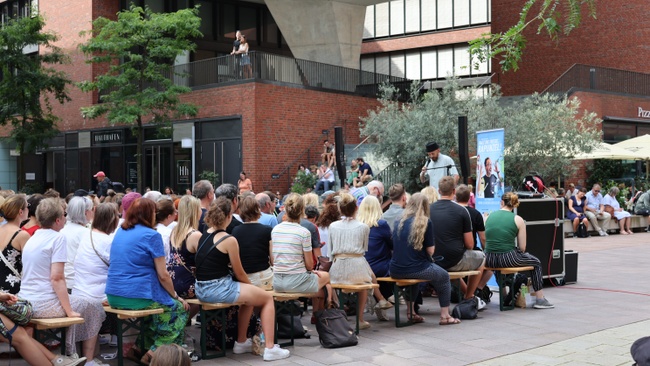 Stand-Up-Comedy OPEN AIR auf dem Überseeboulevard