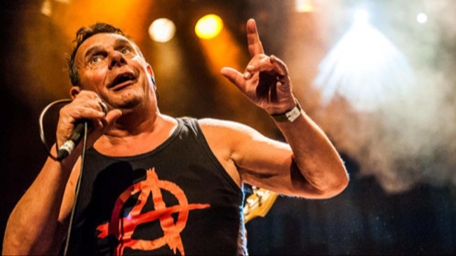 MARK FOGGOS SKASTERS - Düsseldorf