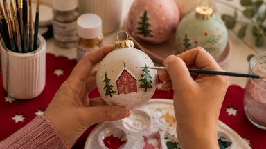 SIP&PAINT- Weihnachtskugel Bemalen in Frankfurt