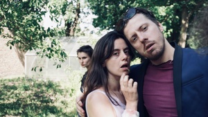 Den Westen gibt es nicht – Ein Kirschgarten von Anton Tschechow (Premiere) / Theaterkollektiv Tarántula (Potsdam)