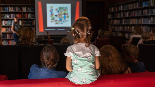 Bilderbuchkino Spezial für Kinder ab 4 Jahren: Omas gegen Rechts