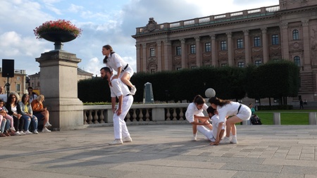 Festival Theaterformen: Public Movement – Emergency Routine