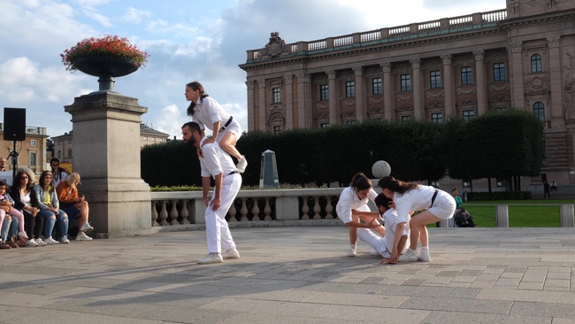 Festival Theaterformen: Public Movement – Emergency Routine