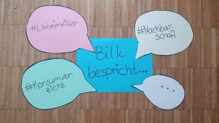 „Bilk bespricht…“: Parteilos politisch – Demokratie ist ein Tuwort