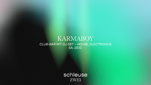 Club-Bar mit DJ-Set – Karmaboy