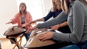 Handpan-spielen lernen. 2-Std. Workshop für AnfängerInnen (Instrumente werden gestellt) keine Vorkenntnisse nötig.