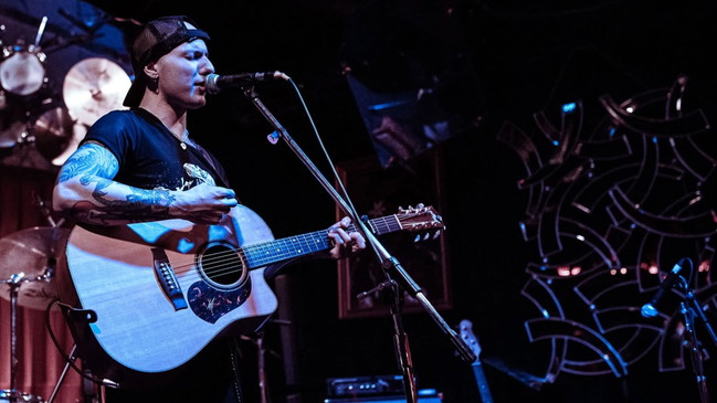 Singer/Songwriter Night mit Blake Cateris