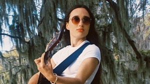 THEATRON 2025: ELLIE BENN & BAND + JUNIT