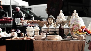 Flohmarkt auf dem famila-Markt in der Schwartauer Landstraße