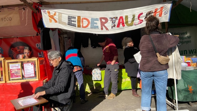 Kleidertauschparty & Modenschau mit Live Musik und Dj – Open Air & Eintritt frei!