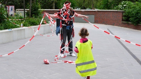 Kinder, Kunst und Aktivismus (Lecture Performance)