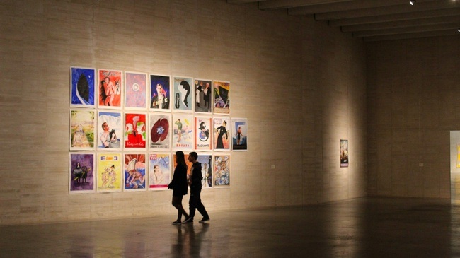 KAWS ART & COMIX