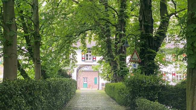Urlaub in Köln | Schlösser, Burgen, Rittergüter...und was von ihnen übrig blieb | Radtour