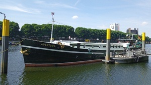 Fahrt mit altem Küstenmotorschiff: Bremen - Bremerhaven