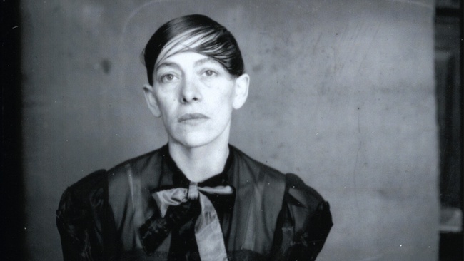 HELENE WEIGEL – REVOLUTIONÄRIN IM RAMPENLICHT