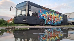 "Paint the Bus" Graffiti Workshop