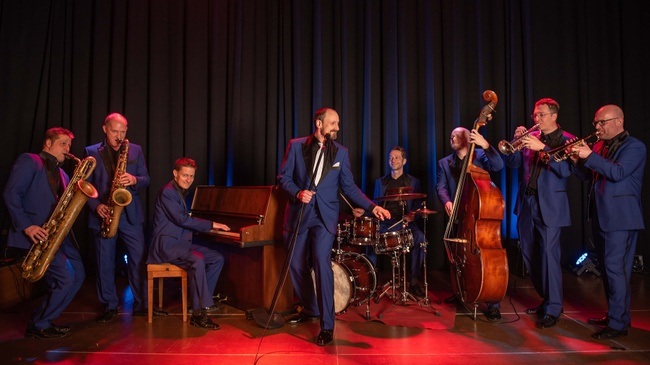 Jazz & More: Swingin' FireballsIn the mood for swing!