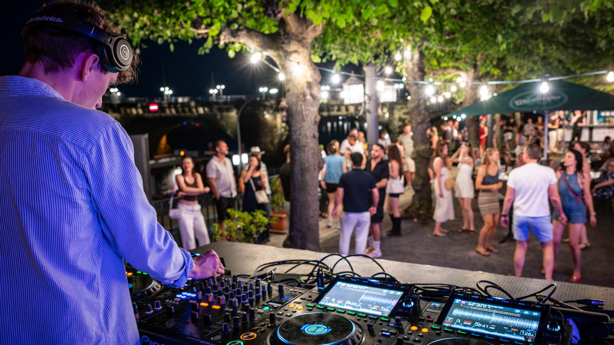 Titelbild der Veranstaltung ElbaVista-Beats: Finest House Music mit DJ LXRENZ