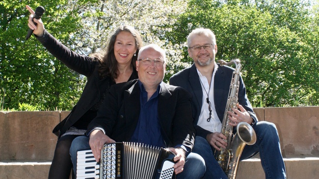 Frankophon mit Saxophon | 2 Cafés Longs plus Gast