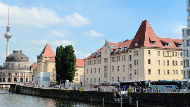 Berliner Kiez-Geschichten: Deine Stadtführung mit Brecht & Biermann