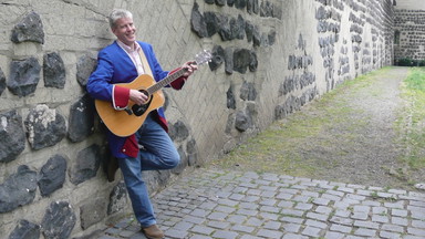 „Vun Fraulück em Vringsveedel“ – Musikalischer Spaziergang mit Günter Schwanenberg