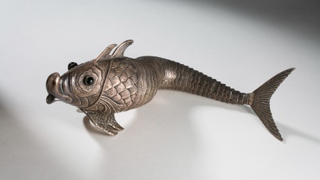 Mittagspause im Museum: „Vom Tora-Mantel bis zum Chanukka-Leuchter“ im Rahmen der Ausstellung „Mit eigener Stimme. 75 Jahre Zentralrat der Juden in Deutschland“