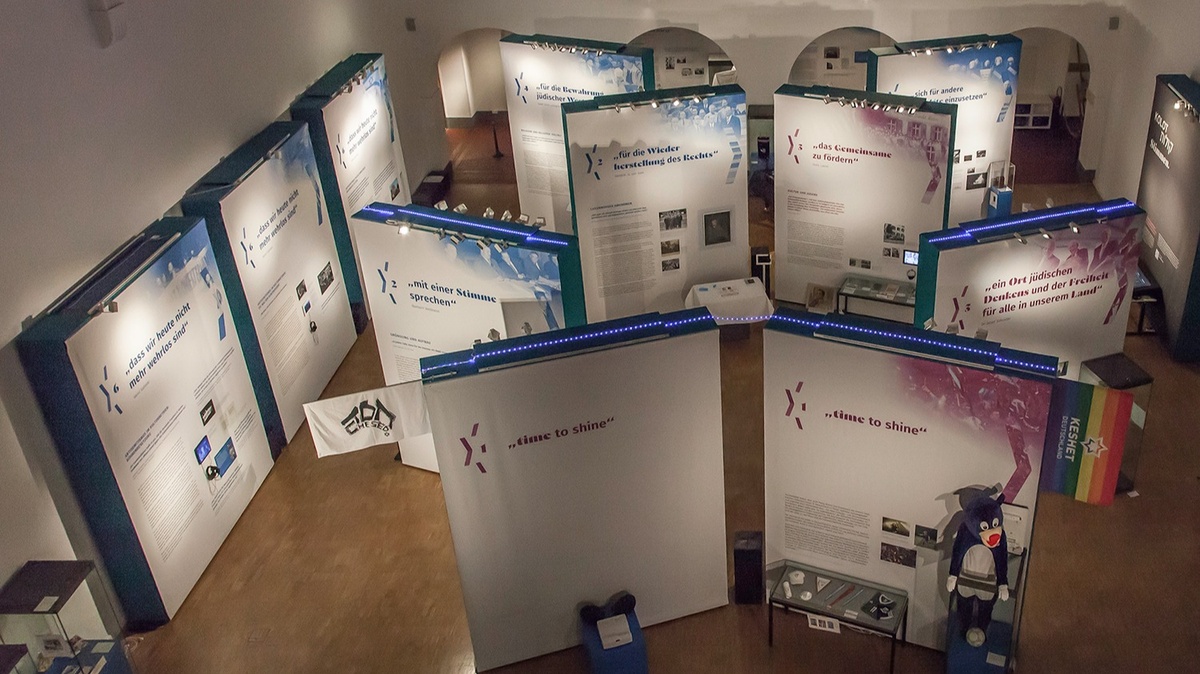 Öffentliche Führung zur Sonderausstellung „Mit eigener Stimme. 75 Jahre Zentralrat der Juden“