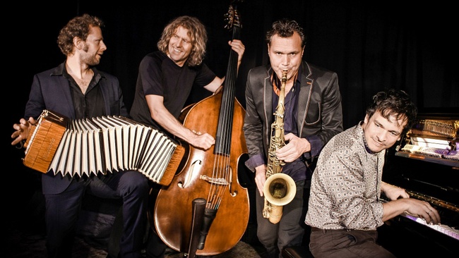 Quadro Nuevo: HAPPY Deluxe