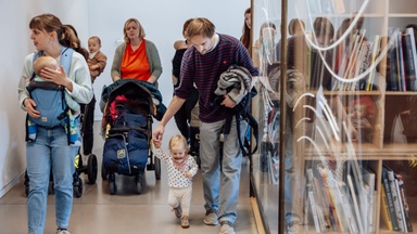 Elternzeit mit Kunst - How we meet