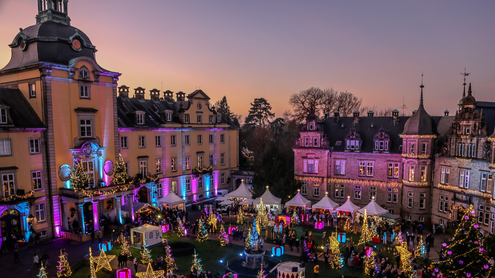 Weihnachtszauber „Cirque de Noël“ auf Schloss Bückeburg