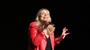 Mirja Regensburg - Happy.