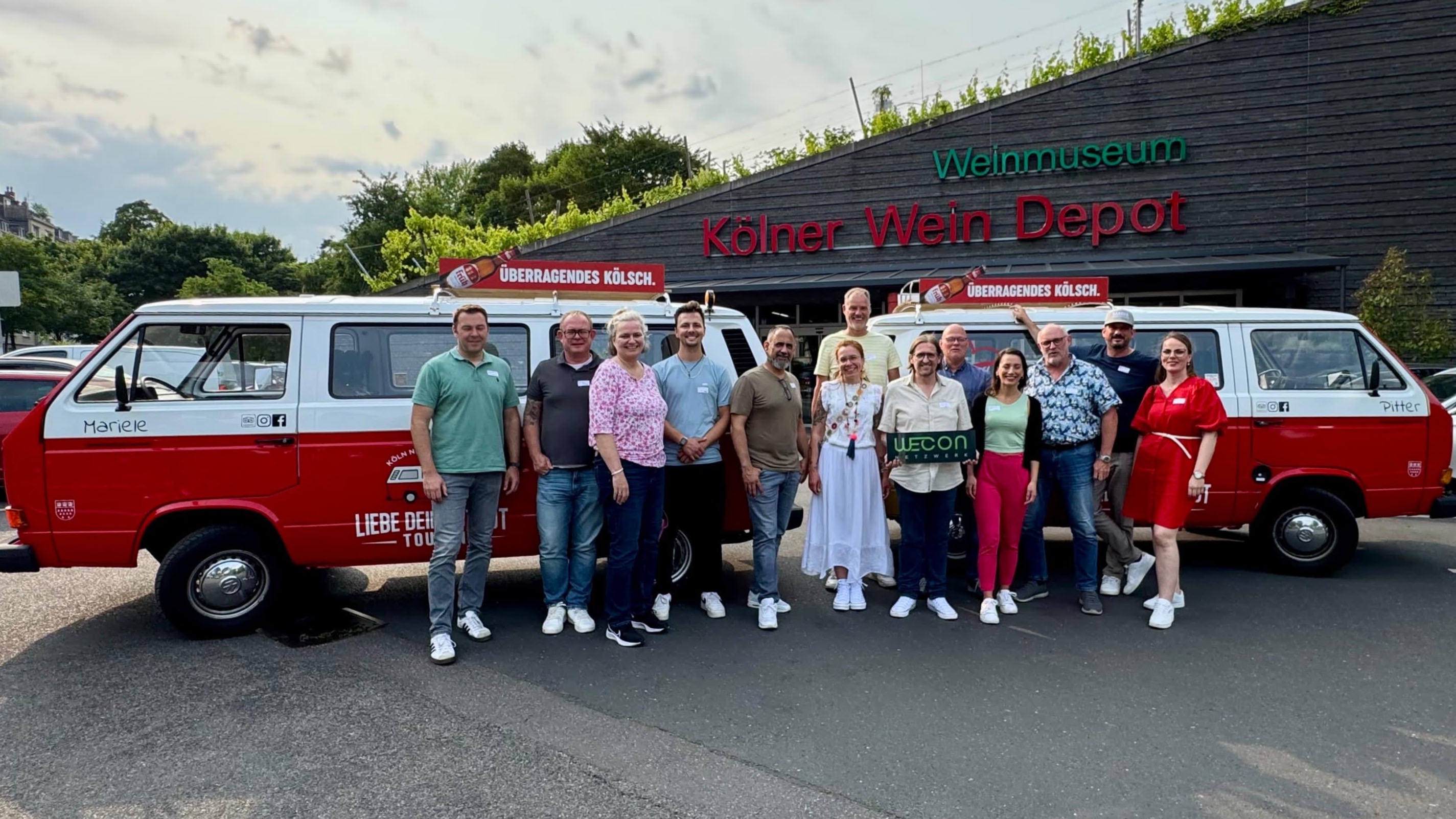 Weinprobe mit Guide im Bulli durch Köln (3h) "Happy Weekend" Weintour mit ausgewählten Apertitivi und Sehenswürdigkeiten