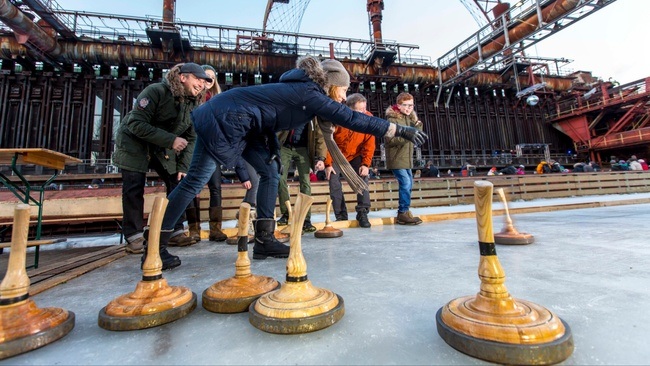 Zollverein-Eisbahn: Eisstockschießen