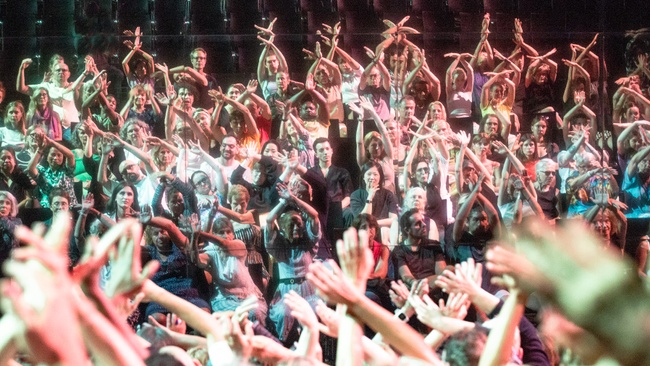 Stefan Kaegi (Rimini Protokoll) mit Sasha Waltz & Guests, Spiegelneuronen, Ein dokumentarischer Tanzabend mit Publikum