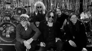 Creative Outlaws präsentiert: The Multicoloured Shades