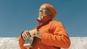 TUNE. Laraaji. Playshop – Lachworkshop