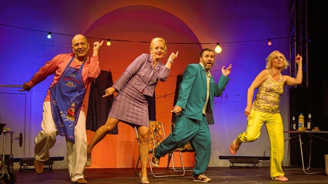 IM OSTEN - Geschichten aus der Sonderzone mit TRIPLE A THEATER POTSDAM