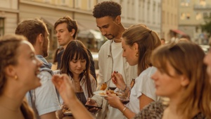 Wine & Food Walking Tour HAIDHAUSEN!