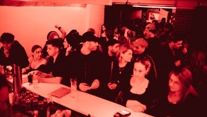 Donnerstags bei Frau Weiss - SAMPLE SAMURAI B2B OVA legen