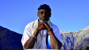 "Der Rabe, der mich liebte" - Lesung und Gespräch mit Abdelaziz Baraka Sakin