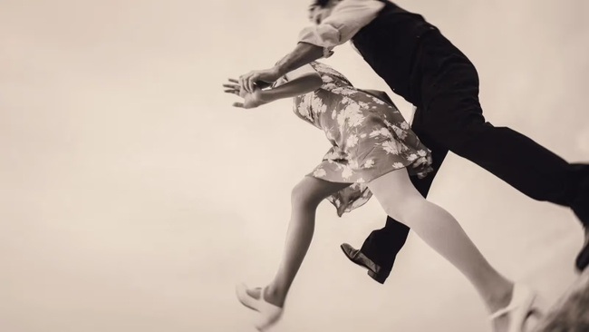 SWINGEN AM SONNTAG: LINDY HOP - Tanzworkshop, Social Dance und Live Musik