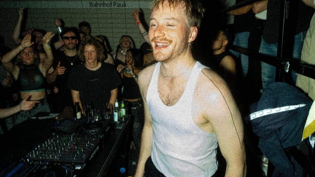 unceen with Paraçek