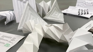 Workshop für Erwachsene: "Papier falten: Von Herringbone bis Origami"