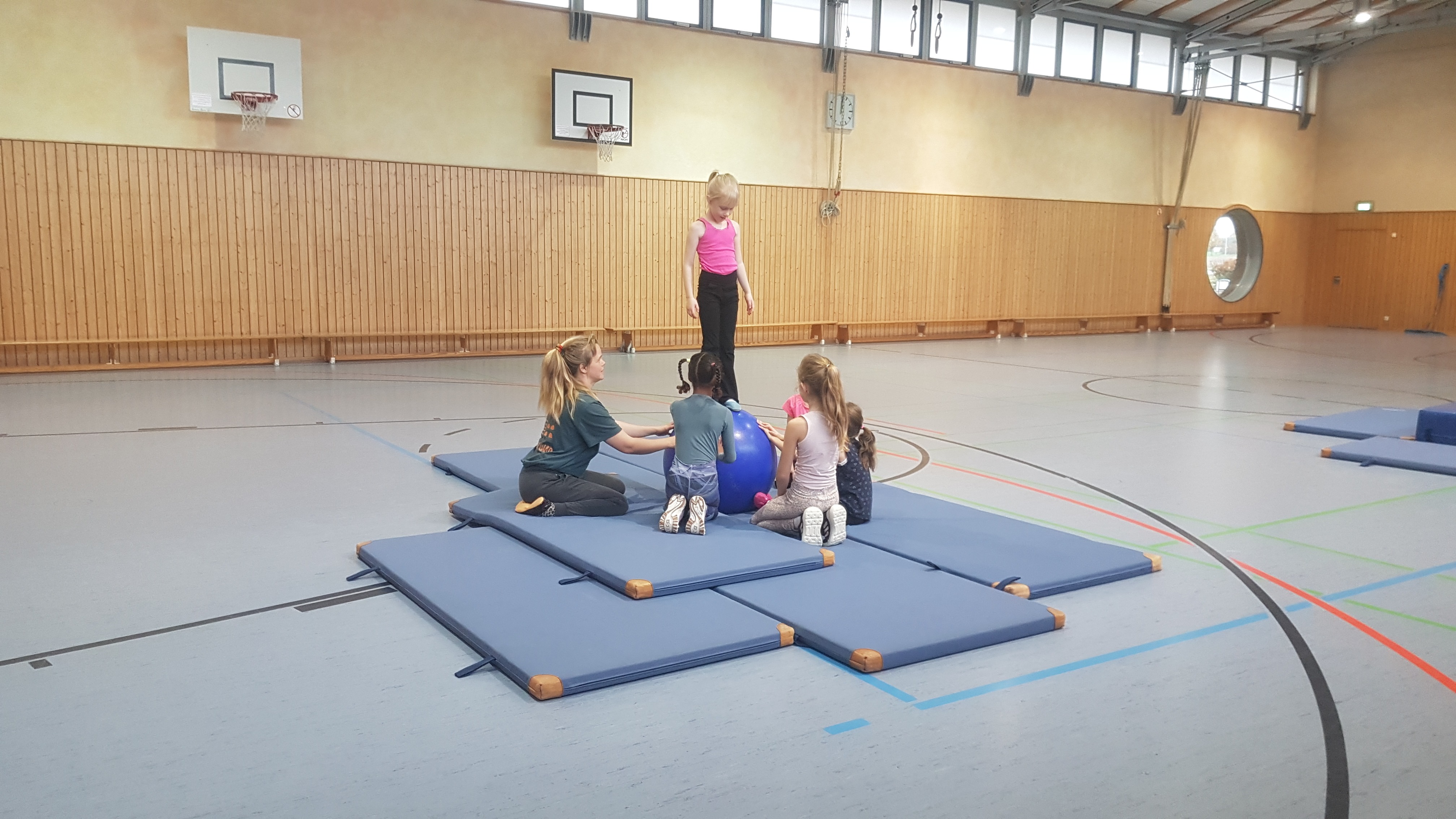 MACH MIT! - Zirkusworkshop mit Maren Theesfeld