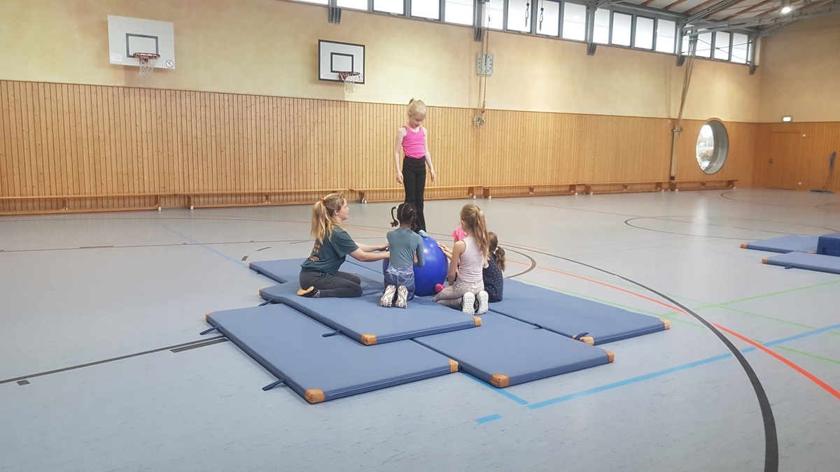 MACH MIT! - Zirkusworkshop mit Maren Theesfeld