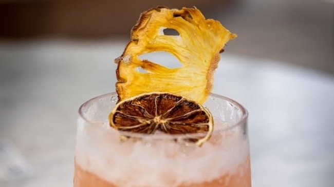 Tiki Drinks im Blume von Hawaii