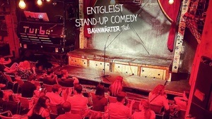 Entgleist! Stand-Up Comedy im Bahnwärter Thiel [Eintritt frei]